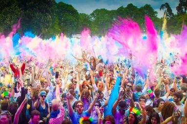 Rang Barse Holi Rain Dance 2018 ( Festival of Colors) Rang Barse Holi Rain Dance 2018 ( Festival of Colors)