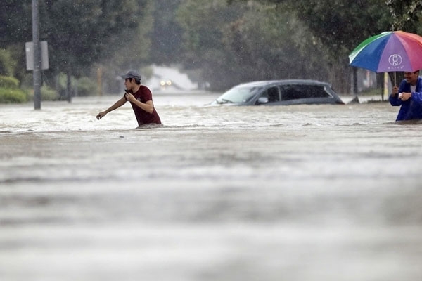 Harvey Breaks Rainfall Records, Houston Imposes Curfew