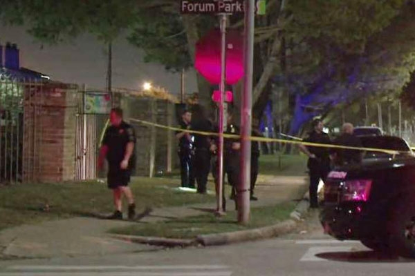 1 person died in SW Houston double shooting